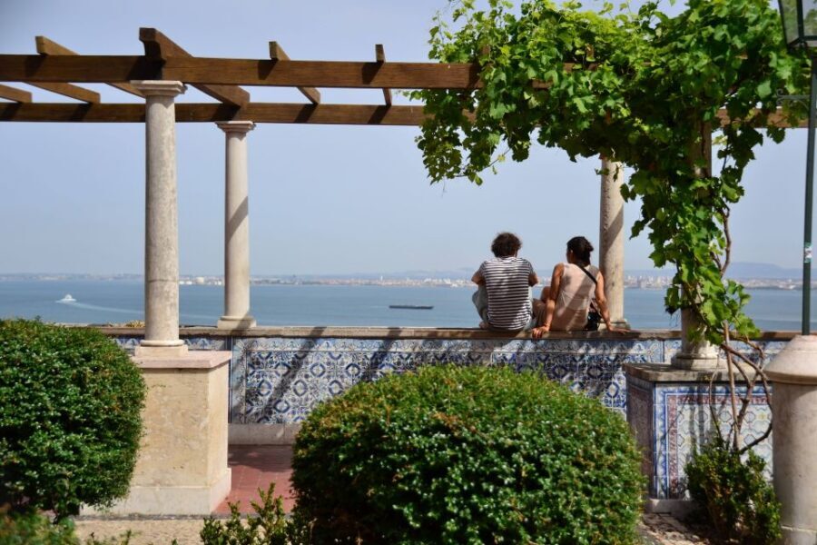 Best of Lisbon Walking Tour: Rossio, Chiado & Alfama - Baixa after the earthquake: why the city plan matters