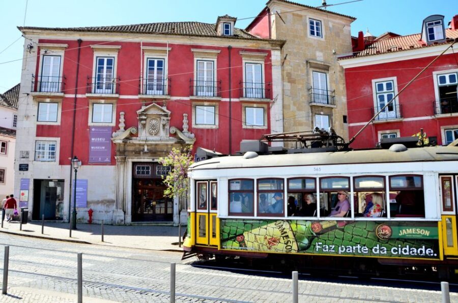 Best of Lisbon Walking Tour: Rossio, Chiado & Alfama - Rossio to Restauradores: independence, obelisks, and turning points