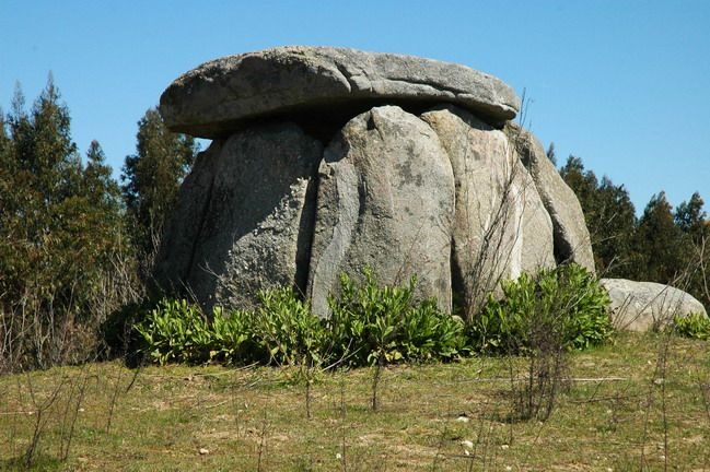 Évora and Megaliths Full-Day Tour from Lisbon - Temple of Diana and the Roman thread you can still see