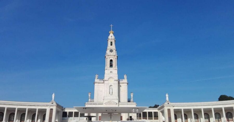 Fátima, Batalha, Alcobaça, Nazaré and Óbidos Private Tour - Quick hits: what you’ll notice right away