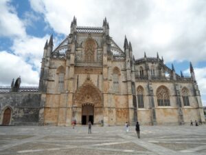 Fátima, Batalha, Alcobaça, Nazaré and Óbidos Private Tour - Fátima’s Sanctuary: where faith and tourism meet