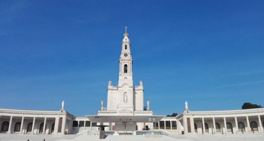 Fátima, Batalha, Alcobaça, Nazaré and Óbidos Private Tour - Price and value: what you’re really paying for at $353 per group