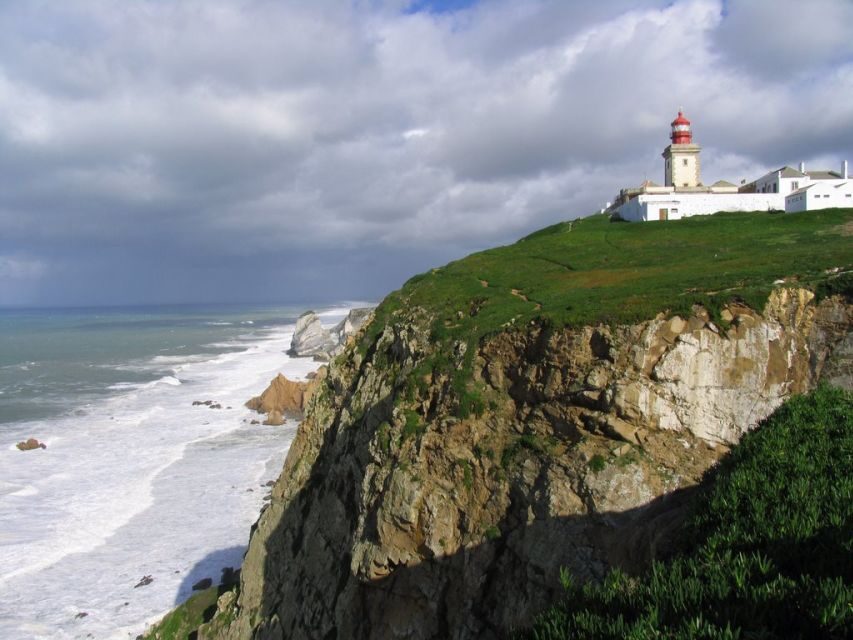 Fátima, Nazaré, and Óbidos: Small Group Tour From Lisbon - Lisbon Riders to the Portuguese Coast: the van ride start that matters