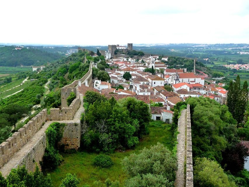 Fátima, Nazaré, and Óbidos: Small Group Tour From Lisbon - Guides on the ground: why names like Carolina and Lily matter