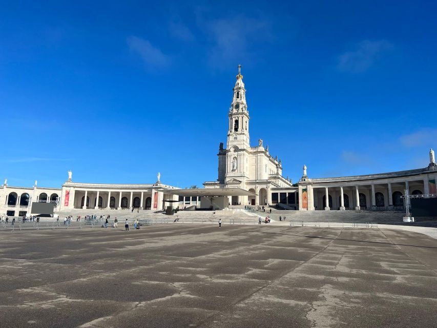 Fatima , Polski Przewodnik , Aljustrel , Nazare , Obidos - Key highlights at a glance