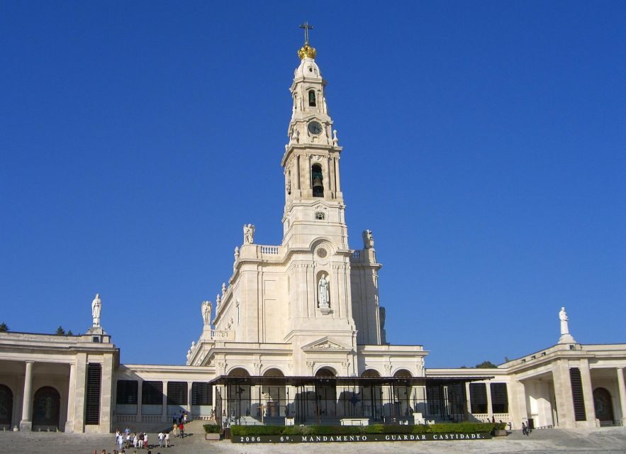 Fatima , Polski Przewodnik , Aljustrel , Nazare , Obidos - Fatima Sanctuary and the Chapel of Apparitions: start with meaning, not just photos