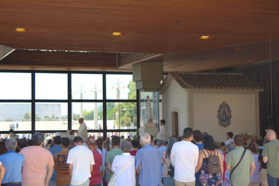 Fátima: Sanctuary and Aljustrel Village, Private Guided Tour - Basilica of the Rosary and Basilica of the Holy Trinity
