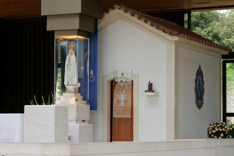 Fátima: Sanctuary and Apparition Sites Guided Tour - Apparition Sites and the Capelinha: what to look for