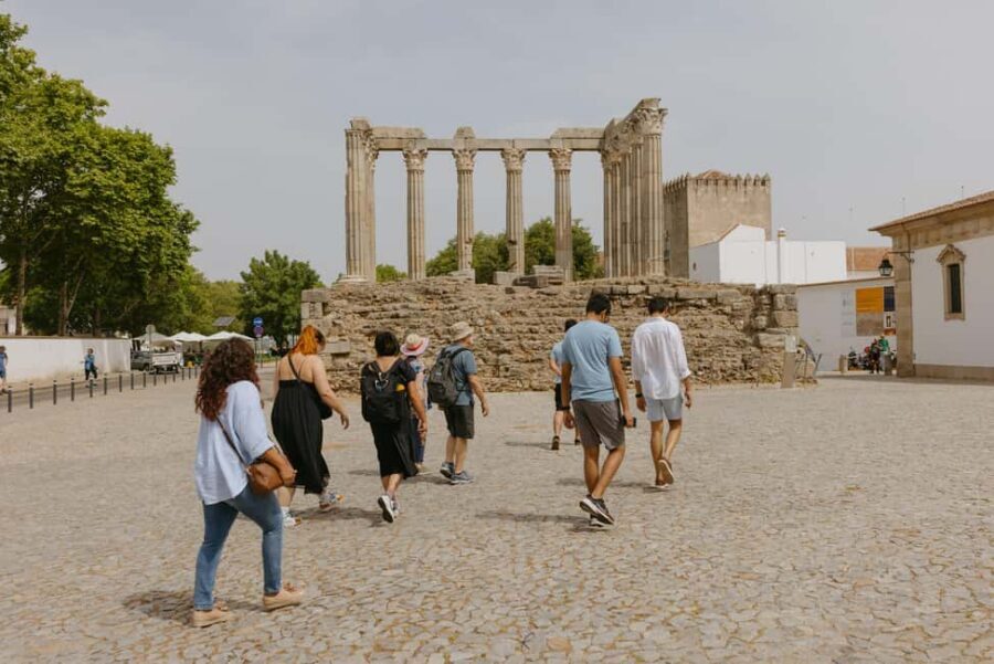 From Lisbon: Évora and Monsaraz Day Tour with Wine Tasting - Évora on your terms: Roman Temple, St. Francis, and Giraldo Square