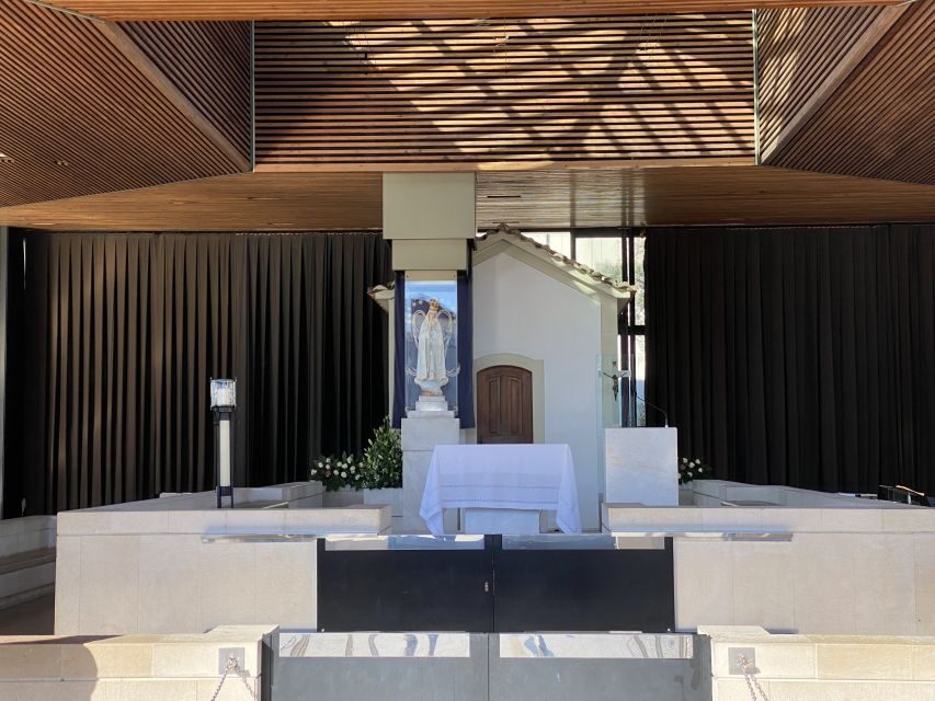 From Lisbon: Fátima, Batalha, Nazaré, and Obidos Tour by Van - Hotel-lobby pickup and the van rhythm to Fátima