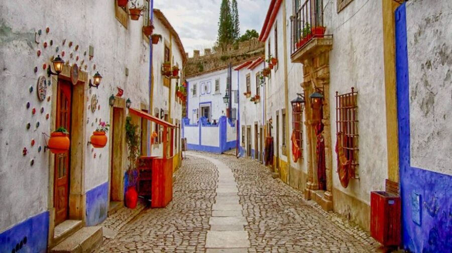 From Lisbon: Fátima, Batalha, Nazaré & Óbidos Full-Day Tour - Batalha Monastery: UNESCO Late Gothic with a Battle Behind It