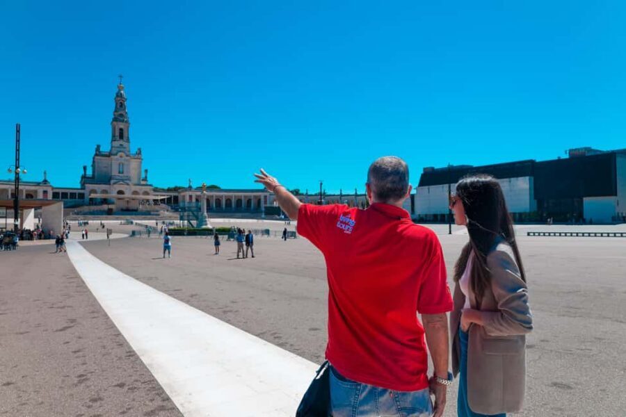 From Lisbon: Fátima, Nazaré & Sintra – 3 Cities Guided Tour - The guide makes the whole route work