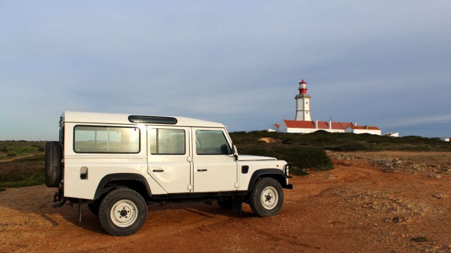 From Lisbon or Sesimbra: 4x4 Tour to Cape Espichel - Arrábida Natural Park: biodiversity and wildlife spotting with a guide’s eyes