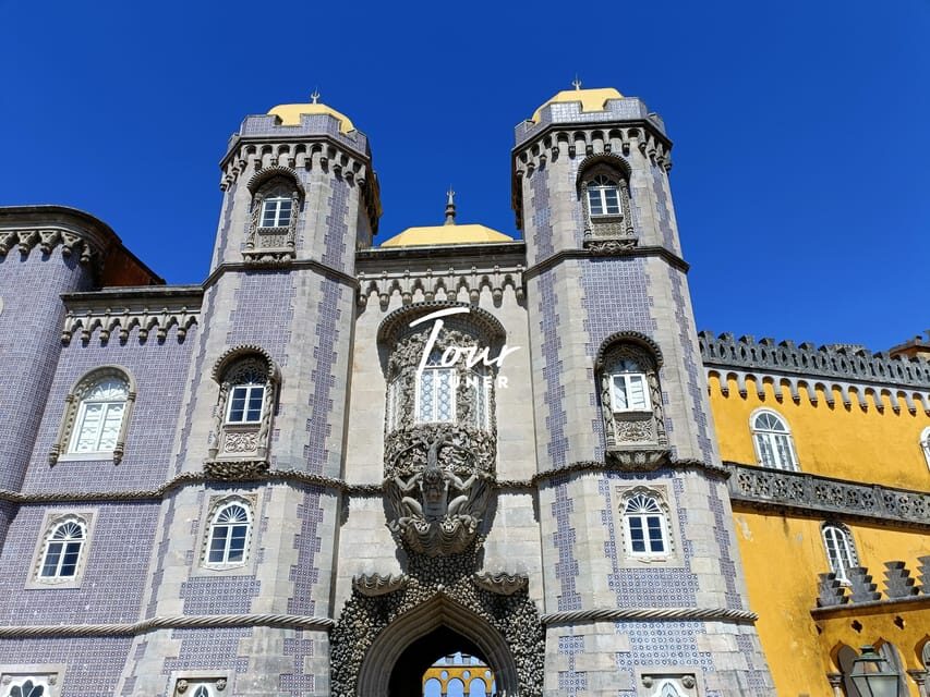 From Lisbon: Sintra, Cabo da Roca, & Cascais Private Tour - Azóia lunch and downtime: a needed breath before the cliff stops