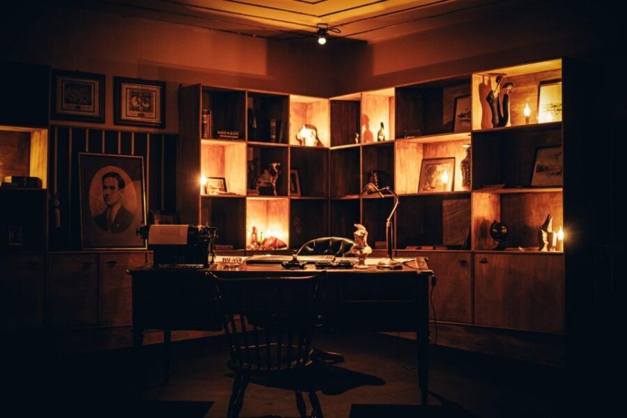 Lisboa - A Morte do Corvo, new immersive theatre, not spoken - The Extra Rooms: Initiation Forest, Cabaret, and Opium Den