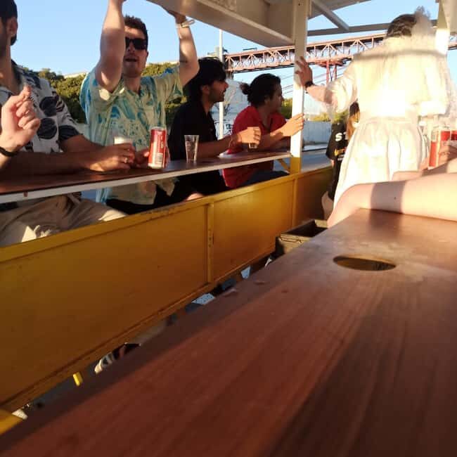 Lisbon: 1-Hour Beer or Sangria Bike Sightseeing Tour - Where you meet: Av. da Índia 70 and a yellow bike start
