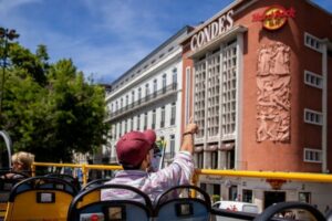 Lisbon: 1-or 2-Day Hop-On Hop-Off Bus Tour - Restauradores Square: Your Pickup Hub and Route Switch Point