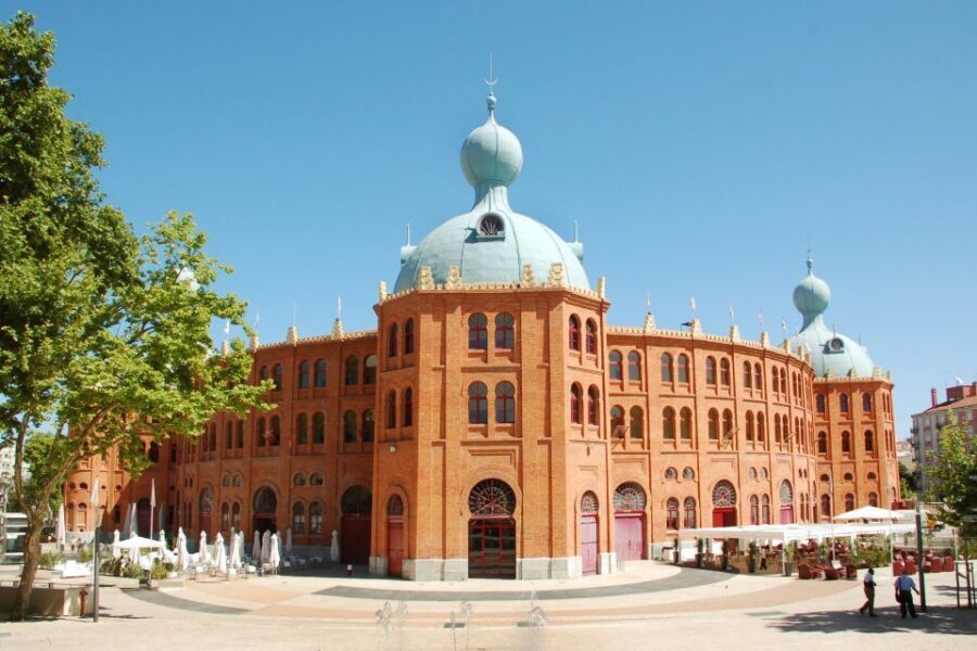 Lisbon: 1-or 2-Day Hop-On Hop-Off Bus Tour - Audio Guides and Drivers: The Part You’ll Notice Most