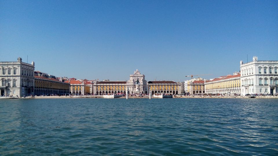 Lisbon: 2-Hour Sailing Yacht Cruise & Guided Tour w/2 drinks - Two hours on the Tagus: what you’re really buying for $53