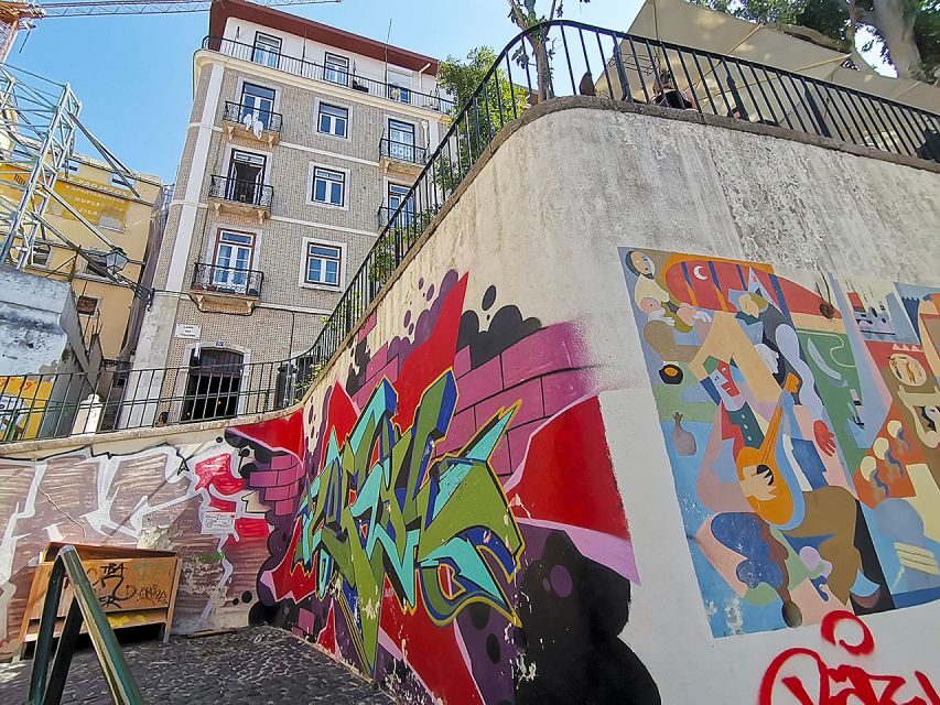 Lisbon: 2-Hour Street Art Photo Tour - Street art in Lisbon is best when you walk it