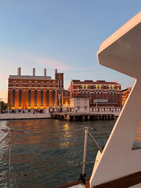 Lisbon: 2H Sunset Boat Cruise Tour with Drinks - Christ the King and Lisbon’s viewpoints: the view angle shift that matters