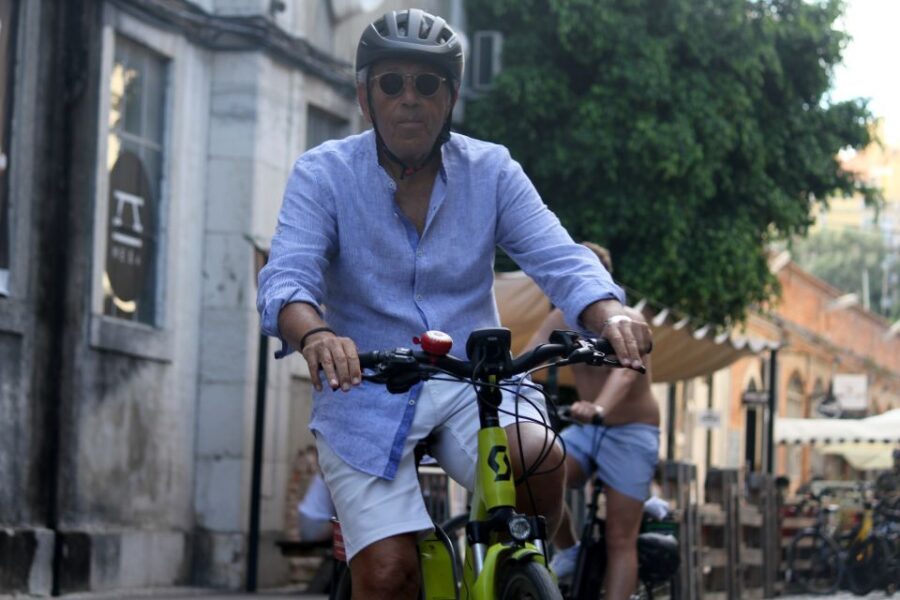 Lisbon: 3-Hour Tour by E-Bike - Castelo de São Jorge area: viewpoints with the castle’s gravity