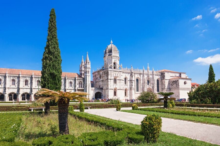 Lisbon: 3-in-1 Hop-On Hop-Off Bus and Tram Tours - FAQ