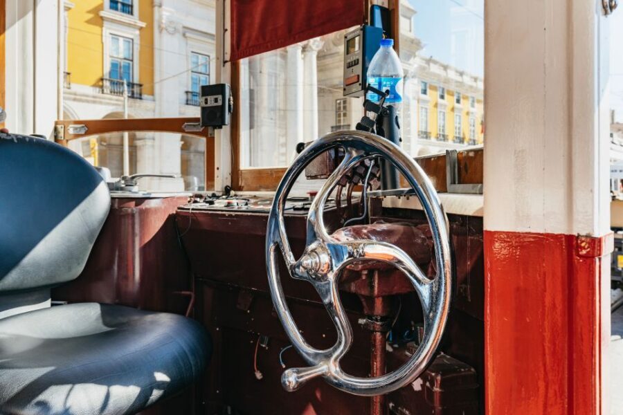 Lisbon: 72/96-Hour Hop-On Hop-Off Bus, Tram & Boat Ticket - Purple Line (Modern Lisbon) Stops: Eastside Sights Without the Stress