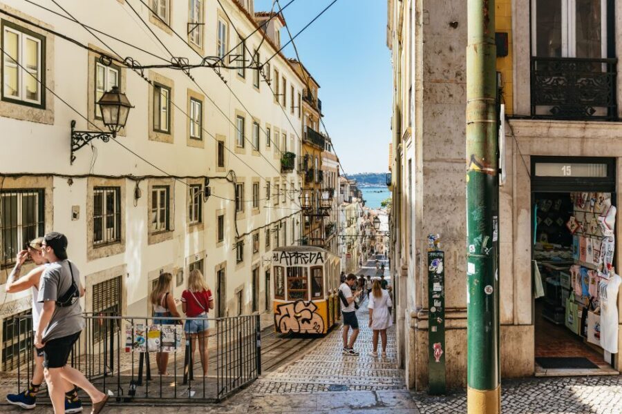 Lisbon: 72/96-Hour Hop-On Hop-Off Bus, Tram & Boat Ticket - How to Plan Your 3–4 Days Without Wasting Time