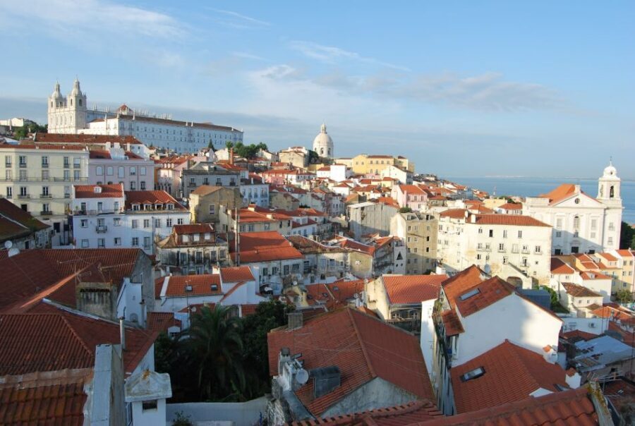 Lisbon: Alfama and São Jorge Castle Quarters Walking Tour - Price and value: what $23 buys you in the real world