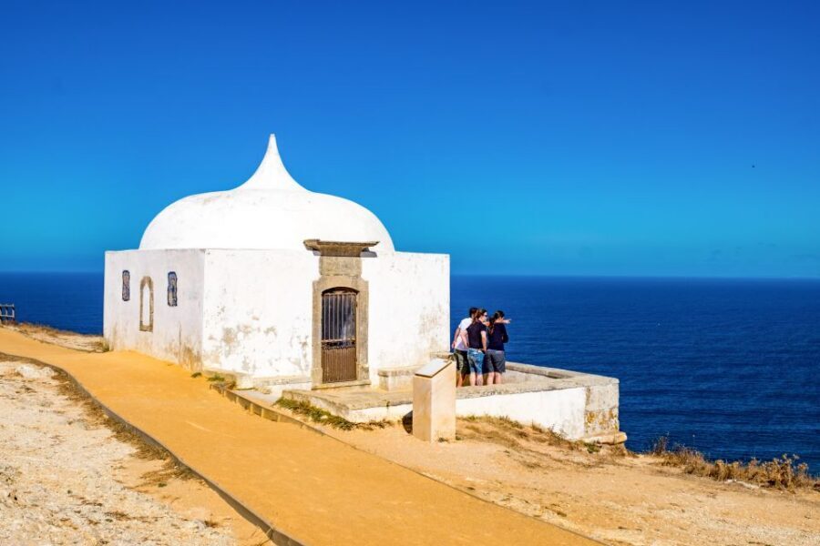 Lisbon: Arrábida Natural Park and Sesimbra Day Trip - Arrábida Natural Park and Meco Beach: cliffs, ocean angles, and quick nature payoff