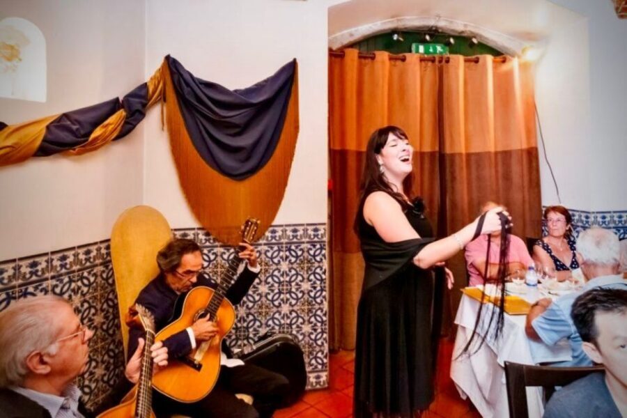Lisbon: Authentic Fado Show, Dinner and Night Tour - Why Alfama at night makes the Fado feel real