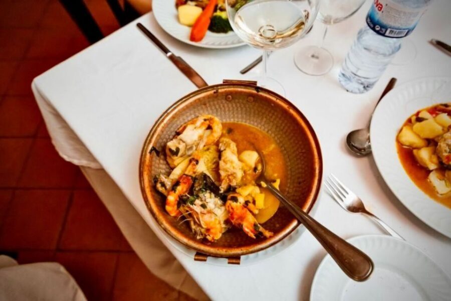 Lisbon: Authentic Fado Show, Dinner and Night Tour - Dinner in Alfama: good food, and the timing matters