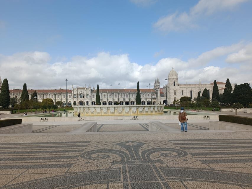 Lisbon: Belem, Jeronimos Monastery, and Coach Museum Tour - Belém Tower and the Monument to the Discoveries: the photo stops with real context