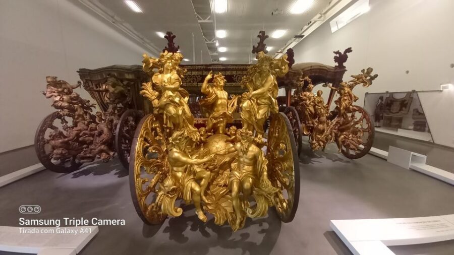 Lisbon: Belem, Jeronimos Monastery, and Coach Museum Tour - Pastéis de Belém: the planned snack that becomes part of the itinerary