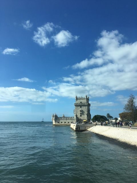 Lisbon: Belem Walking Tour with Jeronimos Monastery Ticket - Group size, radio help, and why pace feels comfortable