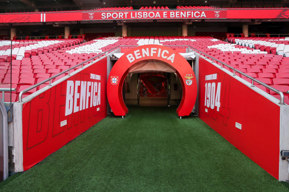 Lisbon: Benfica Luz Stadium Tour with Souvenir Scarf - Key moments you’ll remember