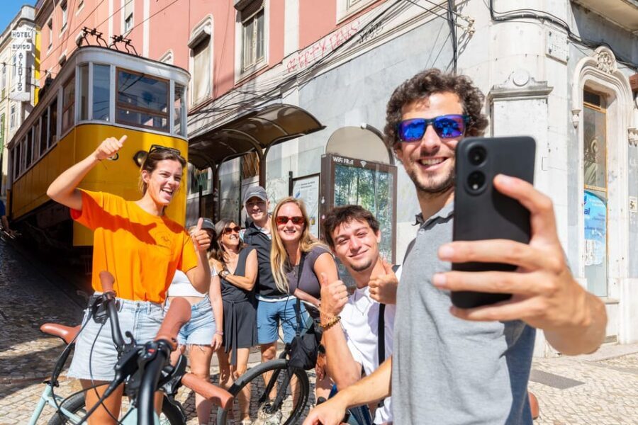 Lisbon Bike Tour: Langs de rivier van Belém naar Lissabon - Squares, streets, and a real story-led city scan