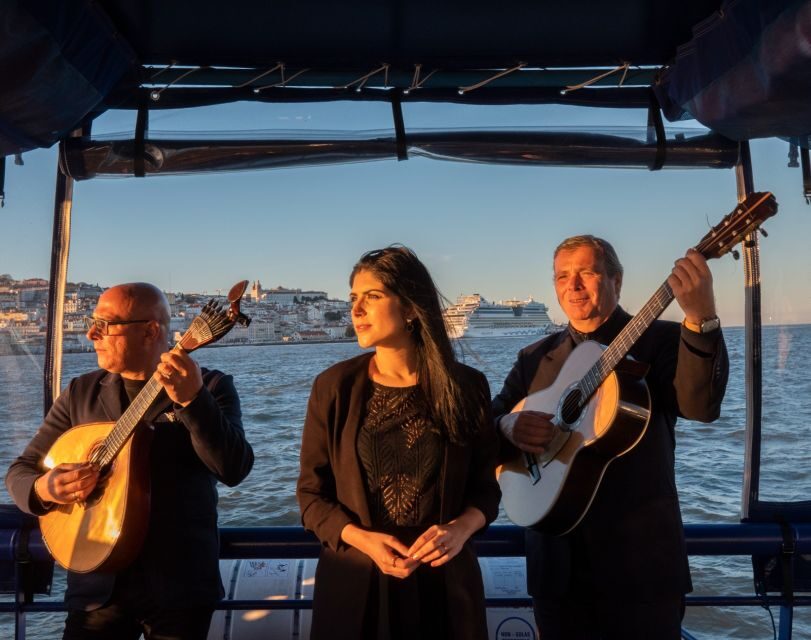 Lisbon: Boat Cruise with Live Fado Performance and a Drink - Views and photos: the best angles, plus a reality check