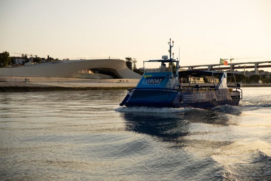 Lisbon: Boat Cruise with Live Fado Performance and a Drink - Getting to the pier: practical wayfinding tips