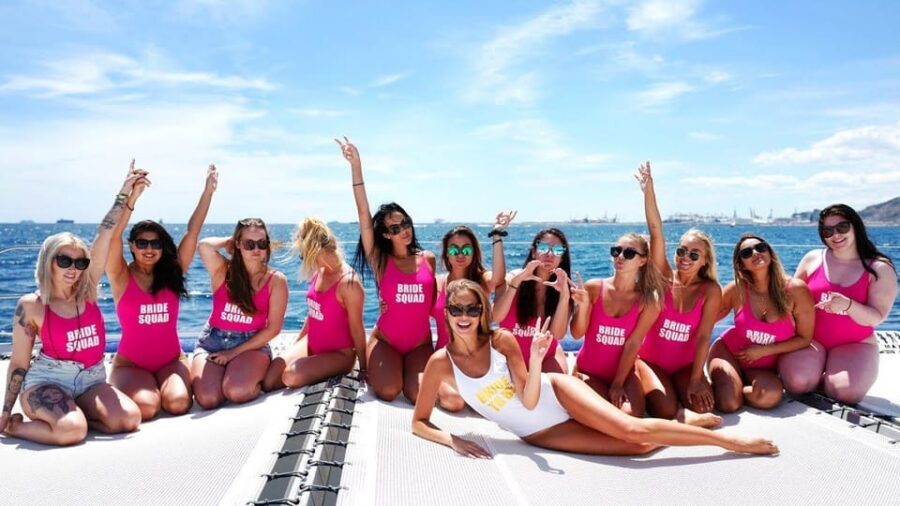 Lisbon: Catamaran Boat Party with Music, Open Bar & Dives - Where You Join the Boat on the Tagus (and how not to miss it)