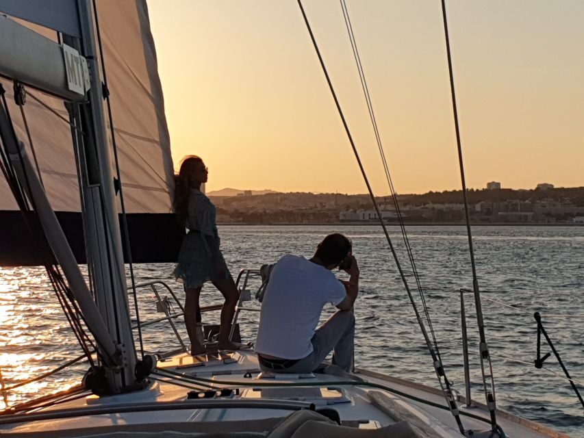 Lisbon: Champagne Sailing Tours - Champagne, wine, beer, and homemade snacks: what’s really included