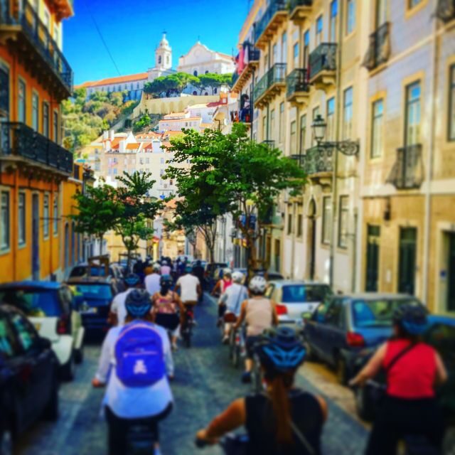 Lisbon: City Highlights and Viewpoints E-Bike Tour - Campo das Cebolas and the older-streets rhythm
