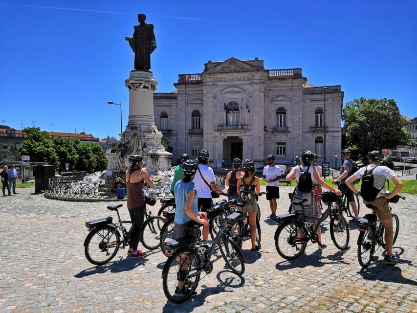 Lisbon: City Highlights and Viewpoints E-Bike Tour - The Moorish Quarter stops: mixing architecture with real-world meaning