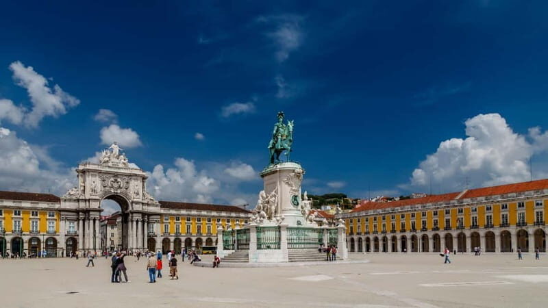 Lisbon: City Highlights Tuk-Tuk Tour with Pickup - Time Out Market finish: a smart way to end your first Lisbon day