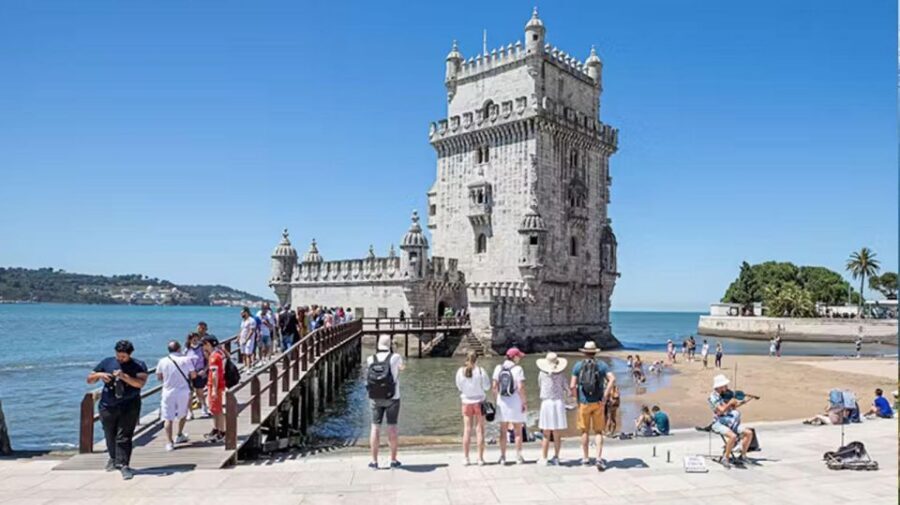 Lisbon City Tour: Full-Day - Afternoon in Lisbon’s core: Rossio, Baixa, Chiado, and Castle Quarter