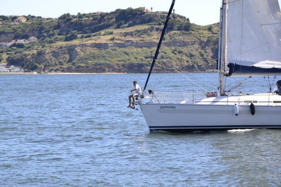 Lisbon: Day and Sunset Tour on the Tagus River - Almada Views Across the Water: Not Just Looking, Comparing