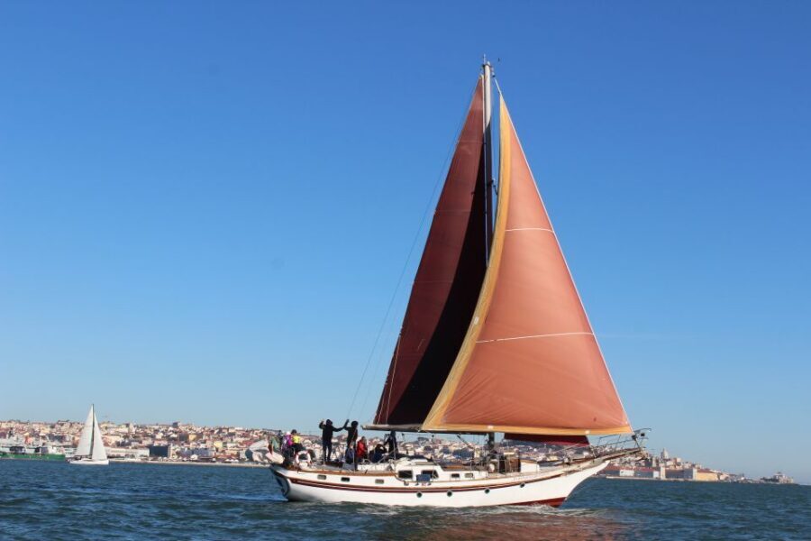Lisbon: Daylight or Sunset on a Vintage Sailboat - Key things I’d focus on before you book