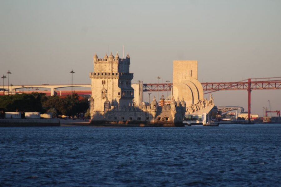 Lisbon: Daylight or Sunset on a Vintage Sailboat - Food and drinks: petiscos, wine/beer, and a simple plan that keeps you comfy