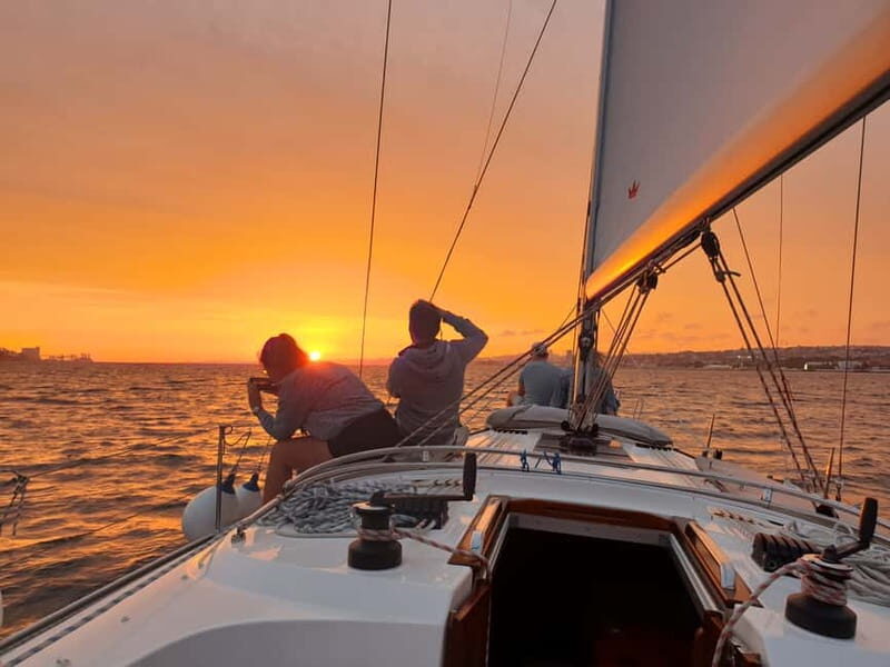 Lisbon: Daytime or Sunset Boat Cruise with History and Wine - Cordoaria Nacional to the 25 de Abril Bridge: When Lisbon Gets Dramatic